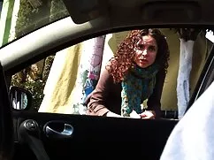 Molto giovane, filma ...